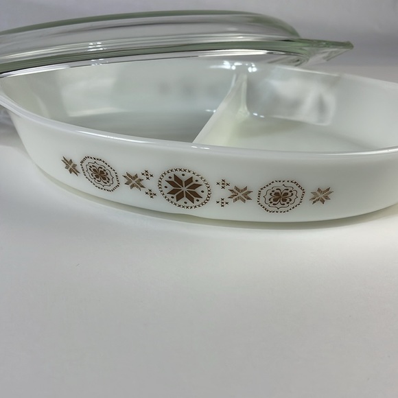 PYREX 1 1/2 Quart Divided Bake Dish “Brown Town and Country Quilt - Picture 4 of 12